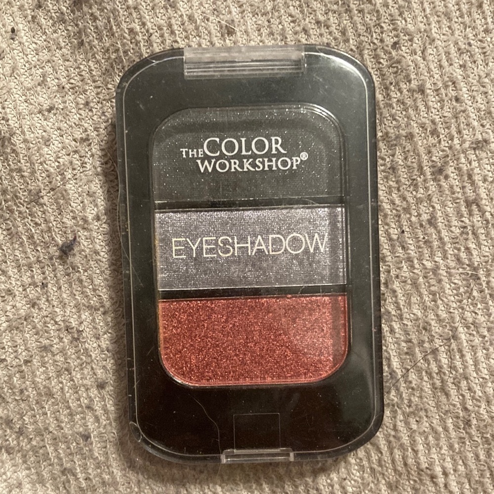 The color workshop 3 eyeshadow pallet.